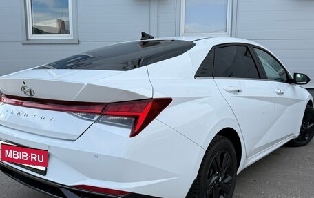 Hyundai Elantra, 2022 год, 2 290 000 рублей, 18 фотография