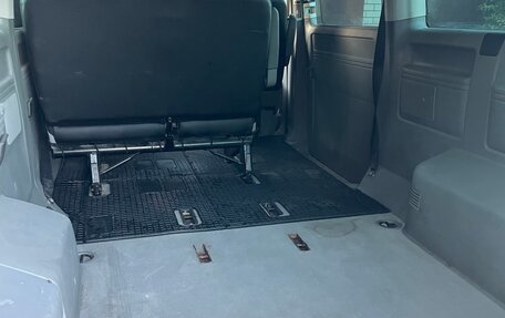 Volkswagen Caravelle T5, 2005 год, 840 000 рублей, 2 фотография