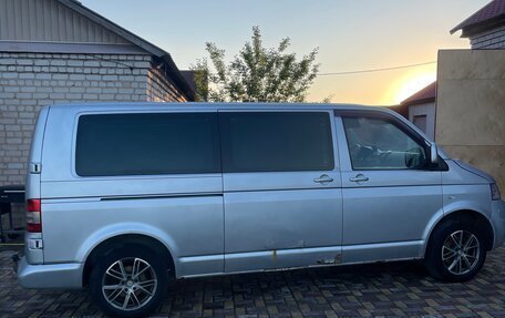 Volkswagen Caravelle T5, 2005 год, 840 000 рублей, 14 фотография
