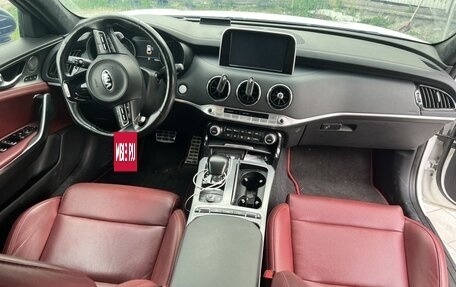 KIA Stinger I, 2018 год, 2 500 000 рублей, 11 фотография