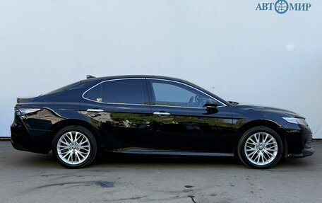 Toyota Camry, 2020 год, 2 900 000 рублей, 4 фотография
