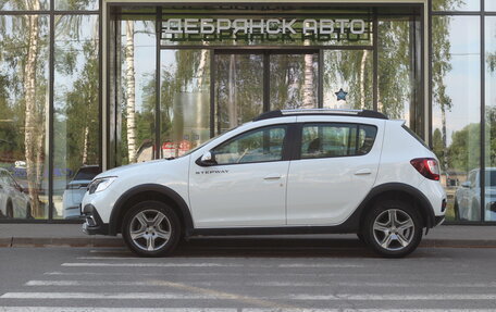 Renault Sandero II рестайлинг, 2022 год, 1 430 000 рублей, 2 фотография