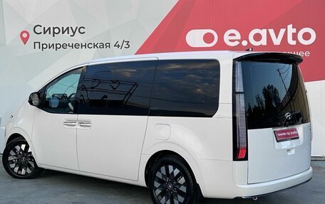 Hyundai Staria, 2023 год, 6 400 000 рублей, 4 фотография