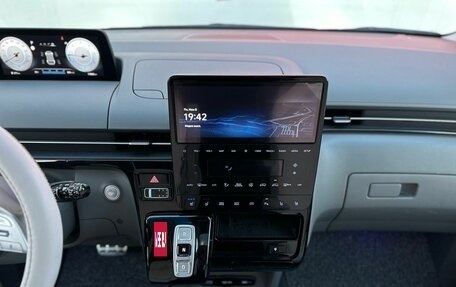 Hyundai Staria, 2023 год, 6 400 000 рублей, 10 фотография