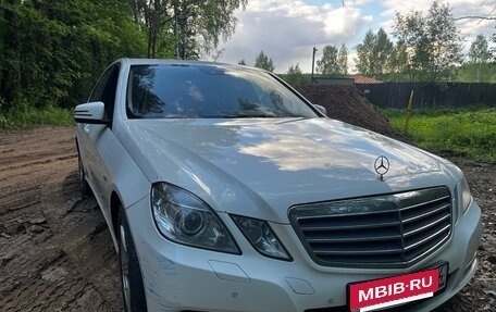 Mercedes-Benz E-Класс, 2010 год, 1 100 000 рублей, 2 фотография