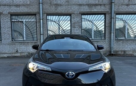 Toyota C-HR I рестайлинг, 2018 год, 2 190 000 рублей, 26 фотография