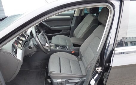 Volkswagen Passat B8 рестайлинг, 2023 год, 2 590 000 рублей, 8 фотография