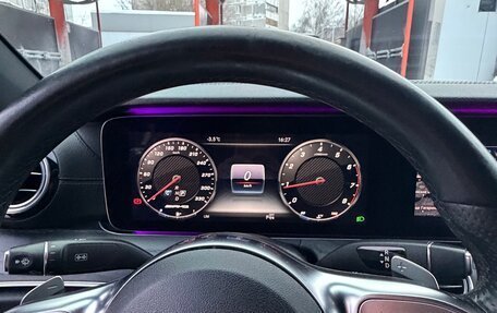 Mercedes-Benz E-Класс, 2019 год, 2 200 000 рублей, 8 фотография