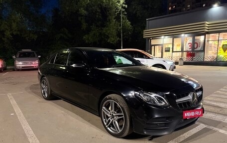 Mercedes-Benz E-Класс, 2019 год, 2 200 000 рублей, 2 фотография