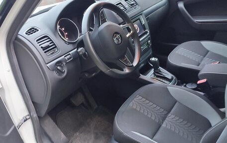 Skoda Yeti I рестайлинг, 2017 год, 1 800 000 рублей, 12 фотография