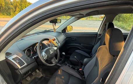 Mitsubishi Outlander III рестайлинг 3, 2011 год, 1 350 000 рублей, 6 фотография