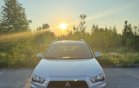 Mitsubishi Outlander III рестайлинг 3, 2011 год, 1 350 000 рублей, 2 фотография