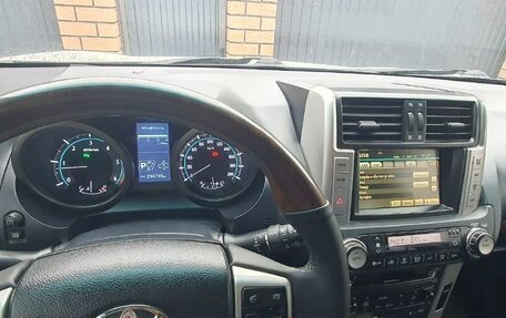 Toyota Land Cruiser Prado 150 рестайлинг 2, 2010 год, 2 300 000 рублей, 18 фотография