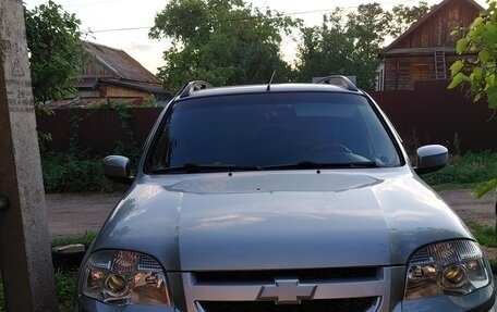 Chevrolet Niva I рестайлинг, 2013 год, 600 000 рублей, 3 фотография
