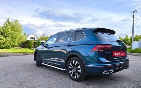 Volkswagen Tiguan II, 2021 год, 4 200 000 рублей, 4 фотография