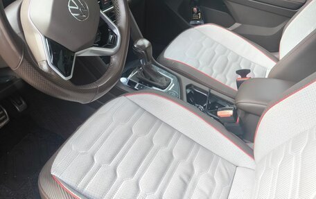 Volkswagen Tiguan II, 2021 год, 4 200 000 рублей, 11 фотография