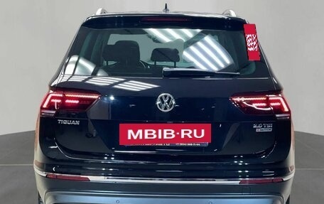 Volkswagen Tiguan II, 2017 год, 2 470 000 рублей, 3 фотография
