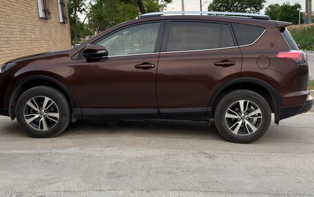 Toyota RAV4, 2017 год, 2 700 000 рублей, 2 фотография