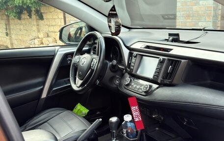Toyota RAV4, 2017 год, 2 700 000 рублей, 8 фотография