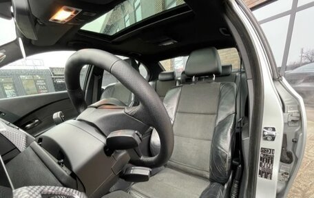 BMW 5 серия, 2005 год, 1 300 000 рублей, 17 фотография