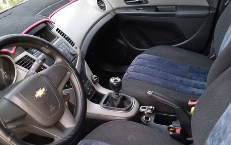 Chevrolet Cruze II, 2011 год, 700 000 рублей, 4 фотография