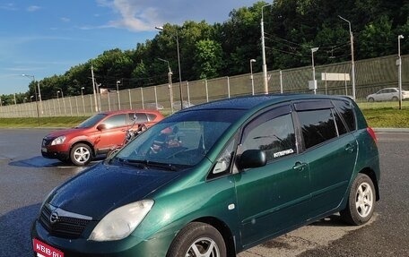 Toyota Corolla Verso I, 2002 год, 600 000 рублей, 1 фотография