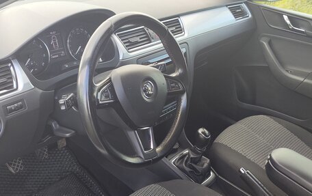 Skoda Rapid I, 2014 год, 800 000 рублей, 7 фотография