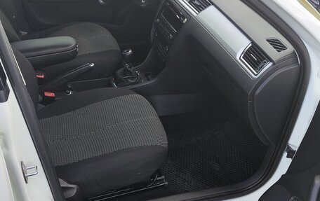 Skoda Rapid I, 2014 год, 800 000 рублей, 13 фотография