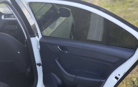 Skoda Rapid I, 2014 год, 800 000 рублей, 10 фотография