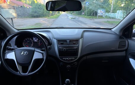 Hyundai Solaris II рестайлинг, 2012 год, 560 000 рублей, 10 фотография