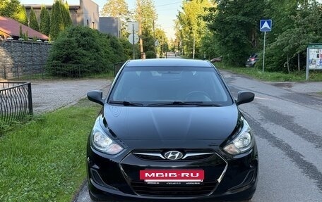 Hyundai Solaris II рестайлинг, 2012 год, 560 000 рублей, 2 фотография