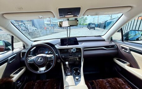 Lexus RX IV рестайлинг, 2019 год, 4 300 000 рублей, 5 фотография