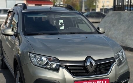 Renault Sandero II рестайлинг, 2018 год, 825 000 рублей, 1 фотография
