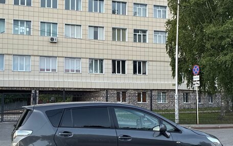 Toyota Verso I, 2011 год, 990 000 рублей, 5 фотография
