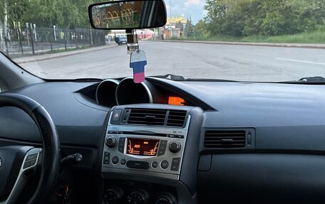 Toyota Verso I, 2011 год, 990 000 рублей, 9 фотография