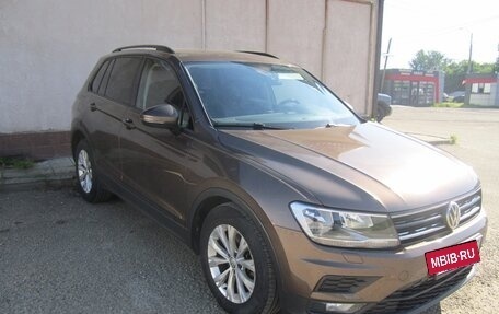 Volkswagen Tiguan II, 2018 год, 1 950 000 рублей, 2 фотография