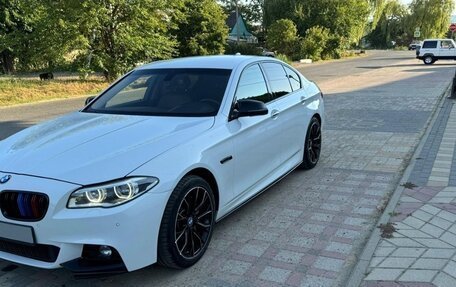BMW 5 серия, 2015 год, 1 600 000 рублей, 3 фотография