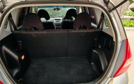 Honda Fit III, 2002 год, 330 000 рублей, 15 фотография