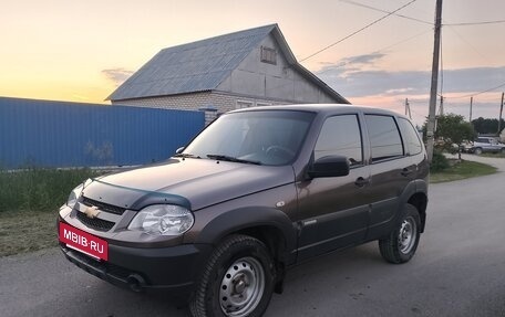 Chevrolet Niva I рестайлинг, 2013 год, 460 000 рублей, 2 фотография