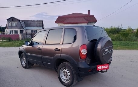 Chevrolet Niva I рестайлинг, 2013 год, 460 000 рублей, 15 фотография