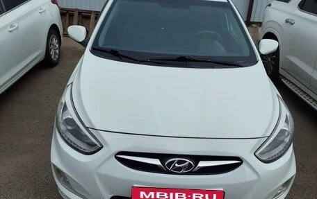 Hyundai Solaris II рестайлинг, 2013 год, 1 350 000 рублей, 2 фотография