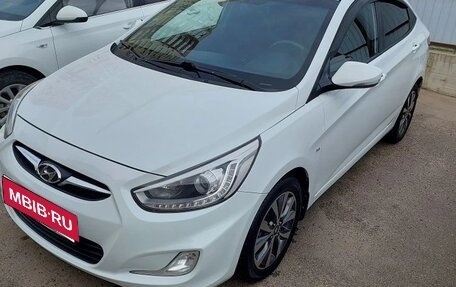Hyundai Solaris II рестайлинг, 2013 год, 1 350 000 рублей, 3 фотография
