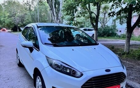 Ford Fiesta, 2015 год, 850 000 рублей, 2 фотография
