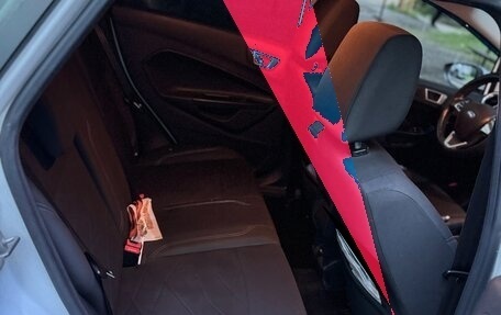 Ford Fiesta, 2015 год, 850 000 рублей, 4 фотография