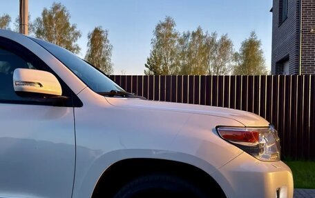 Toyota Land Cruiser 200, 2014 год, 3 990 000 рублей, 7 фотография