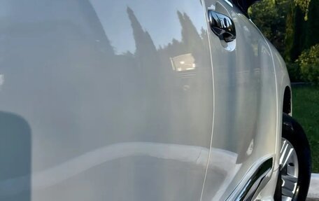 Toyota Land Cruiser 200, 2014 год, 3 990 000 рублей, 16 фотография