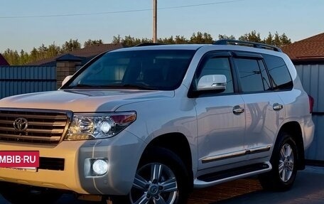 Toyota Land Cruiser 200, 2014 год, 3 990 000 рублей, 4 фотография