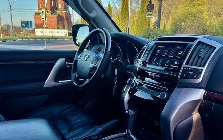 Toyota Land Cruiser 200, 2014 год, 3 990 000 рублей, 29 фотография