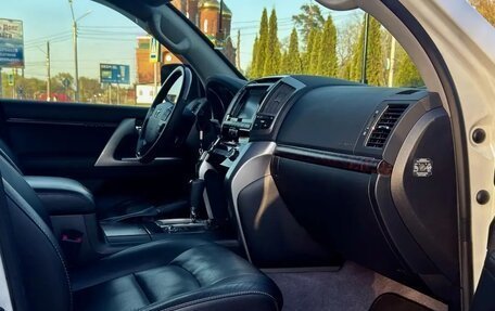 Toyota Land Cruiser 200, 2014 год, 3 990 000 рублей, 30 фотография