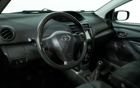 Toyota Yaris III рестайлинг, 2008 год, 489 585 рублей, 11 фотография